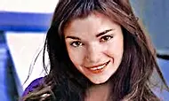 Laura San Giacomo’s Sun-Kissed Look Is Simply Stunning