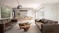 Inside the 900-square-meter Israeli home built around concrete, light and landscape