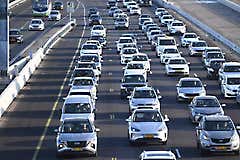 Netanyahu sells out commuters to save his Haredi deal; Israelis will keep sitting in traffic for years