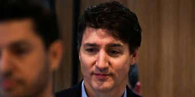 Joe Oliver: Justin Trudeau should resign or call an early election