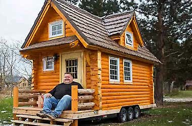 This Man’s 290 Sq. Ft. Tiny House Is Full of Surprises – Take a Look Inside!