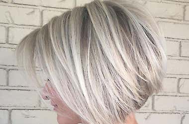 Jede Frau über 50 sollte sich diese Frisur ansehen, hier ist der Grund dafür.