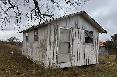 Old Woman Bought This Ugly Shed. What She Found Inside Will Leave You Speechless!
