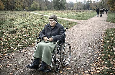 Early Signs & Symptoms Of Dementia Seniors Should Look Out For