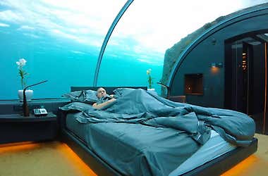 This $15,044/Night Underwater Hotel Is Blowing Up The Internet—See Why - BuzzFond