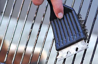 Chicago: Hidden Grill Brush Injuries