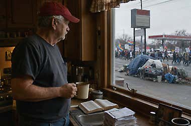 Americans Are Quietly Pulling Out of Their 401k. Here