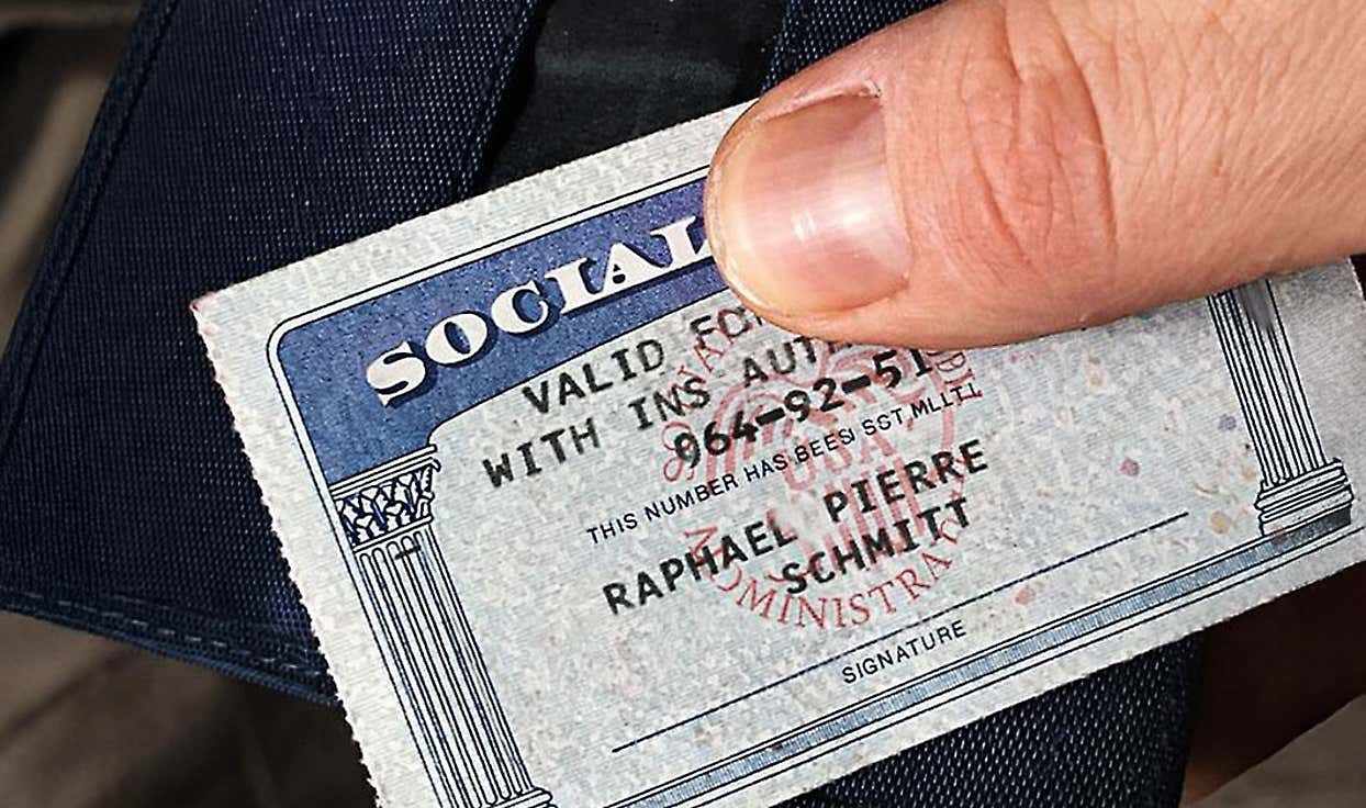 Social Security Recipients Are Getting A Large Surprise (Check If You Qualify)
