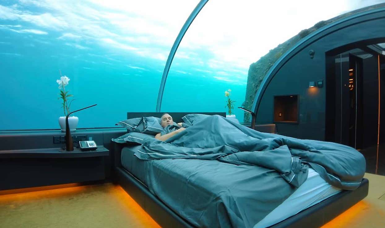 This $15,044/Night Underwater Hotel Is Blowing Up The Internet—See Why - BuzzFond