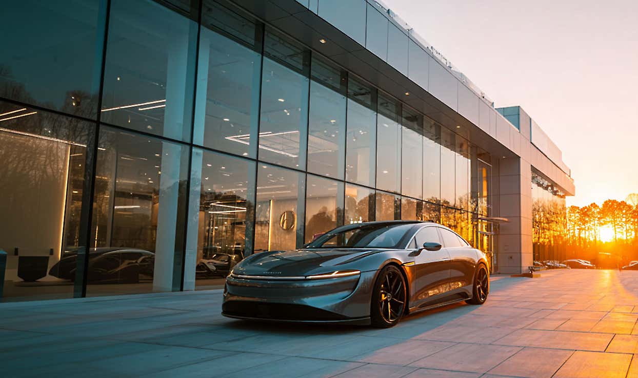Luxury Buyers in Chicago Trade Up to New Models