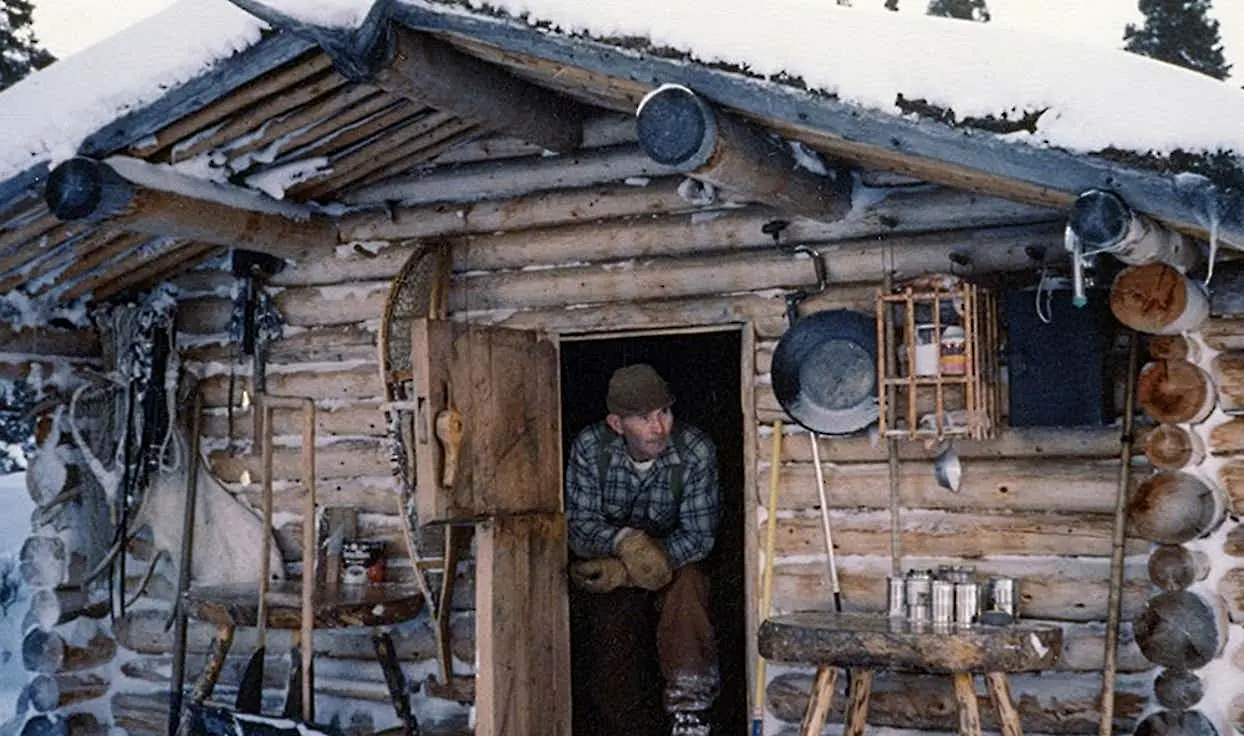 Man Opens Door to His $1 House—Neighbors Lose Words at the Interior