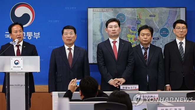 article main image