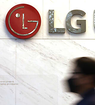 [단독] LGU+ ‘해커와 돈거래’ 확인…거짓 해명 들통났다